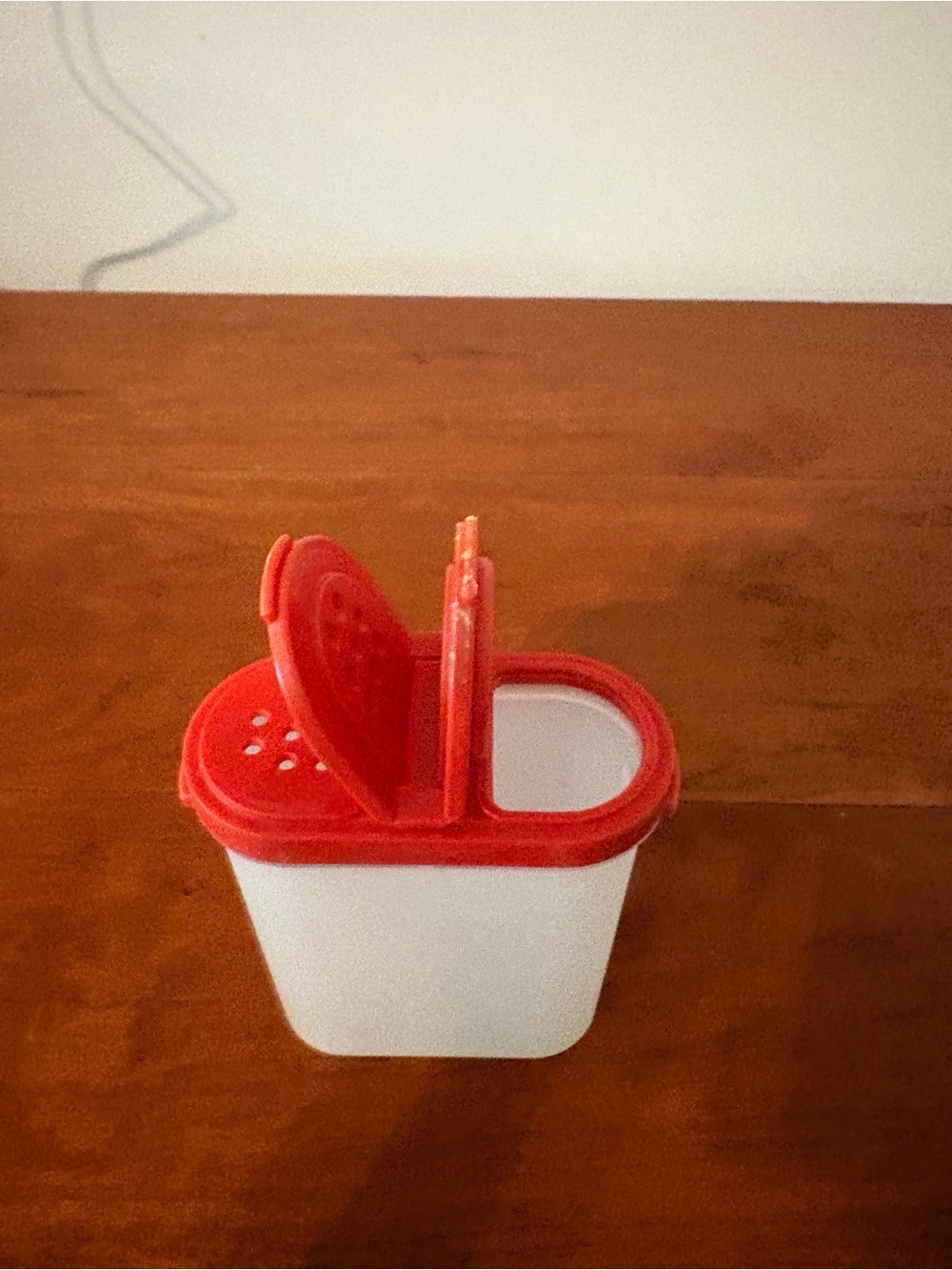 Tupperware Vintage Spice Shaker Dispenser Red Lid Kitchen Storage Container - Picture 5 of 10